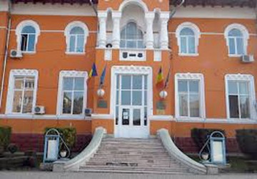 Primăria Medgidia continuă acţiunea de dezinfecţie a scărilor de bloc din localitate